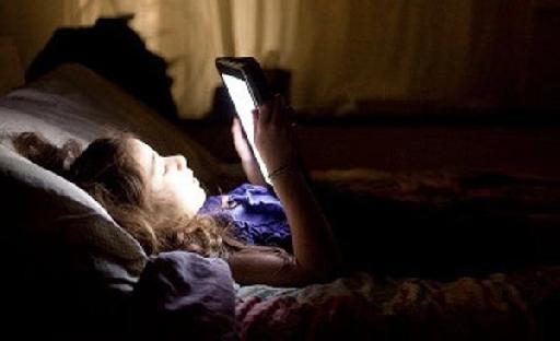 7 Điều không nên làm sau 9h tối và trước khi đi ngủ